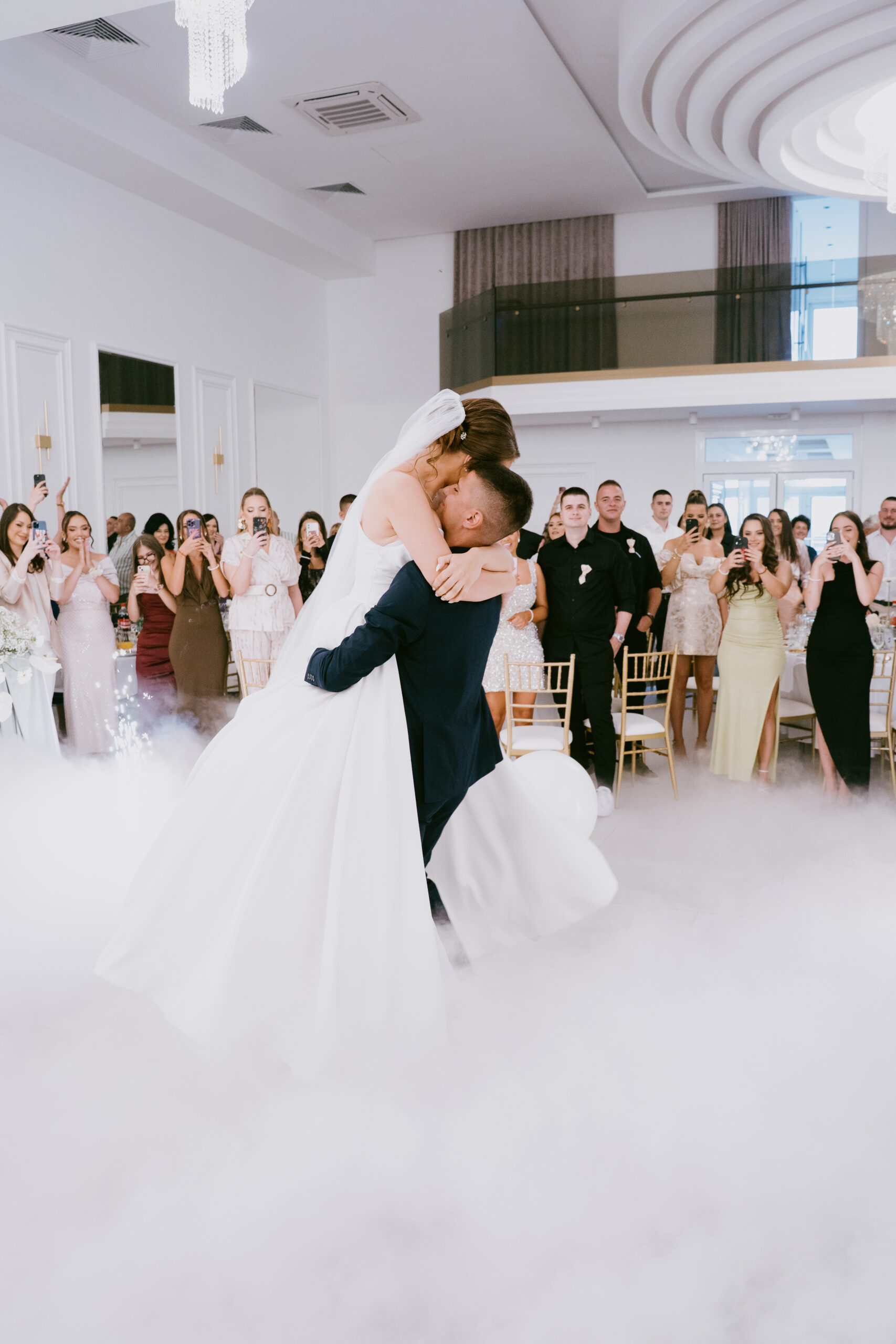 Mladenci prvi ples u sali royal ms jednoj od najbolje opremljenih sali za svadbe u okolini novog sada